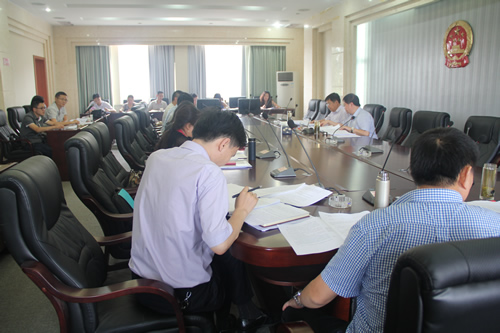 政府領導、企業(yè)代表參加了崇禮新城投資合作協(xié)議討論會(圖2)